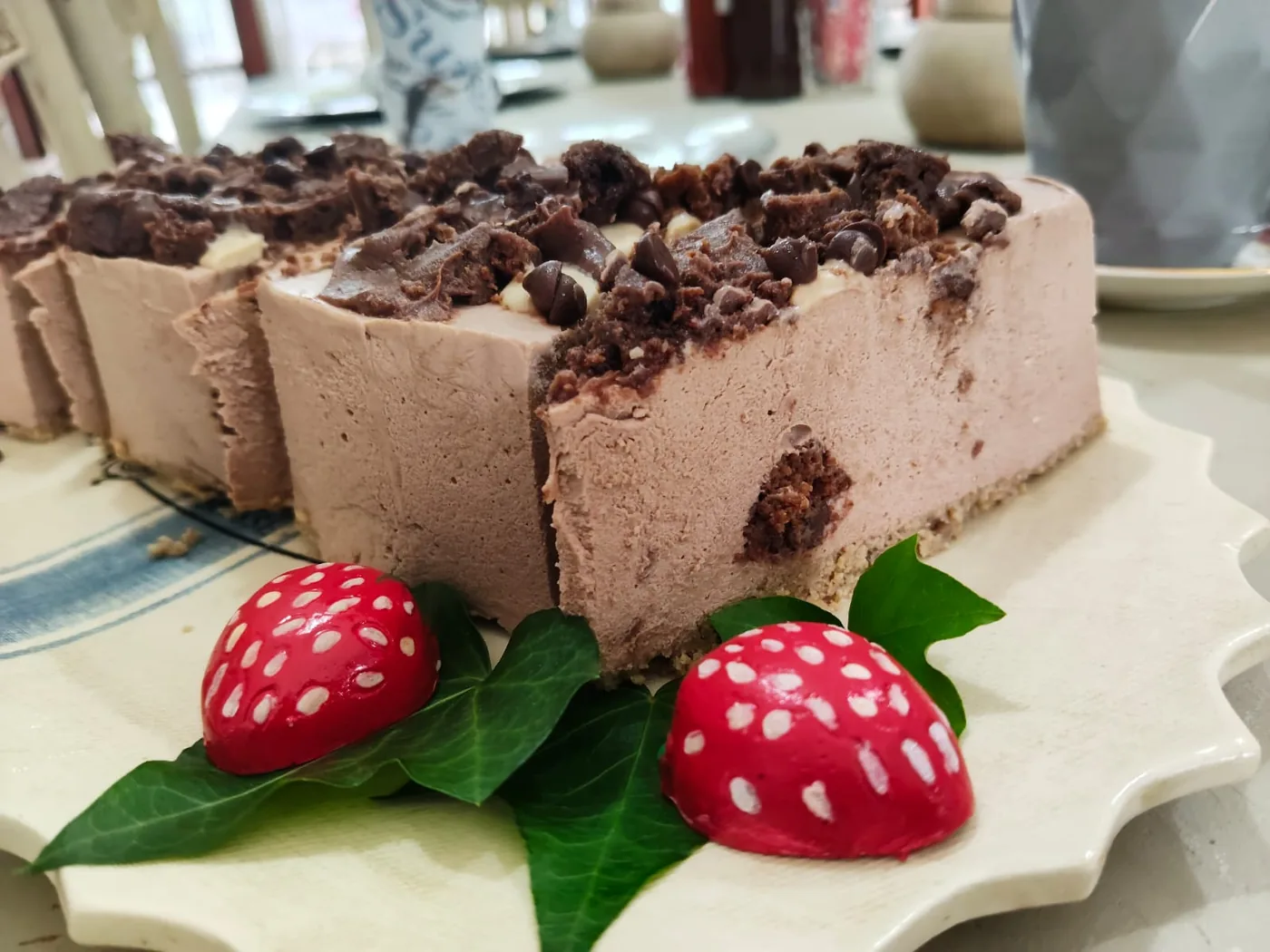 Homemade cake at Tuis