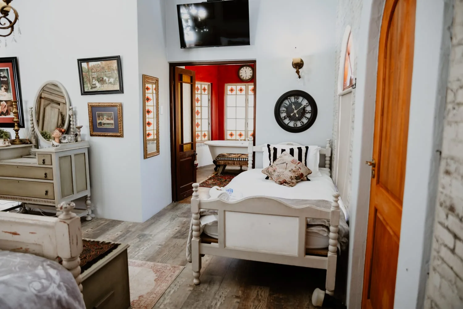 Room One photo 4