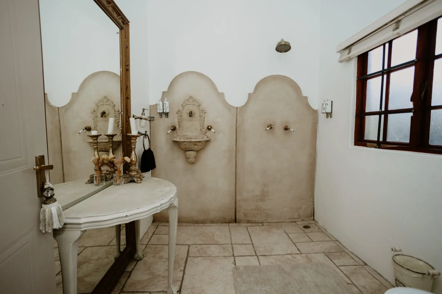 Room Two photo 2